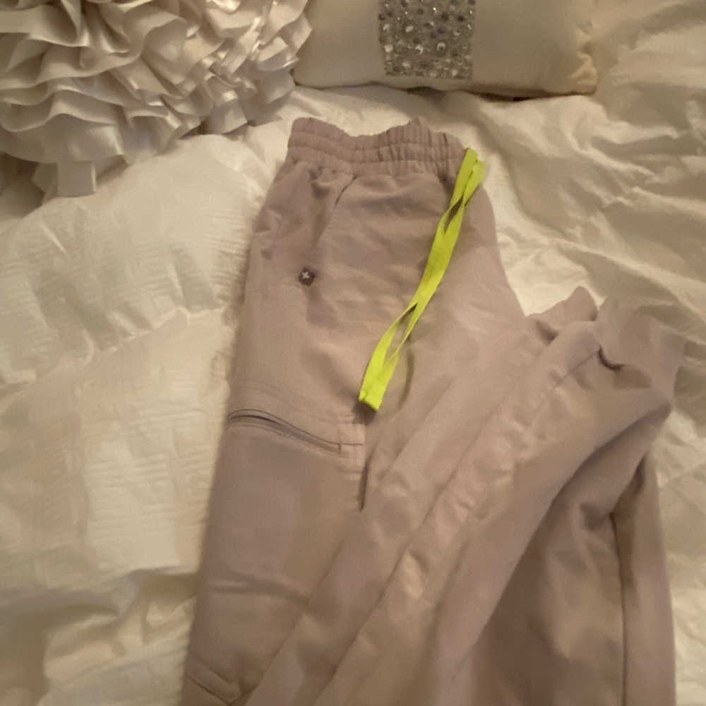 Zamora joggers sold out online xs worn once